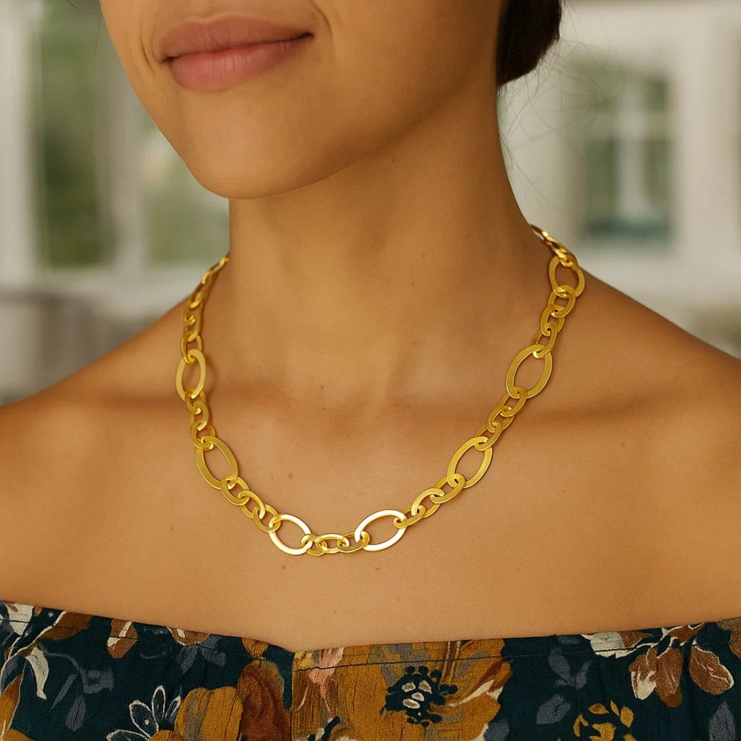 Large Flat Oval Link Necklace in 14K Yellow Gold (7.90 mm)