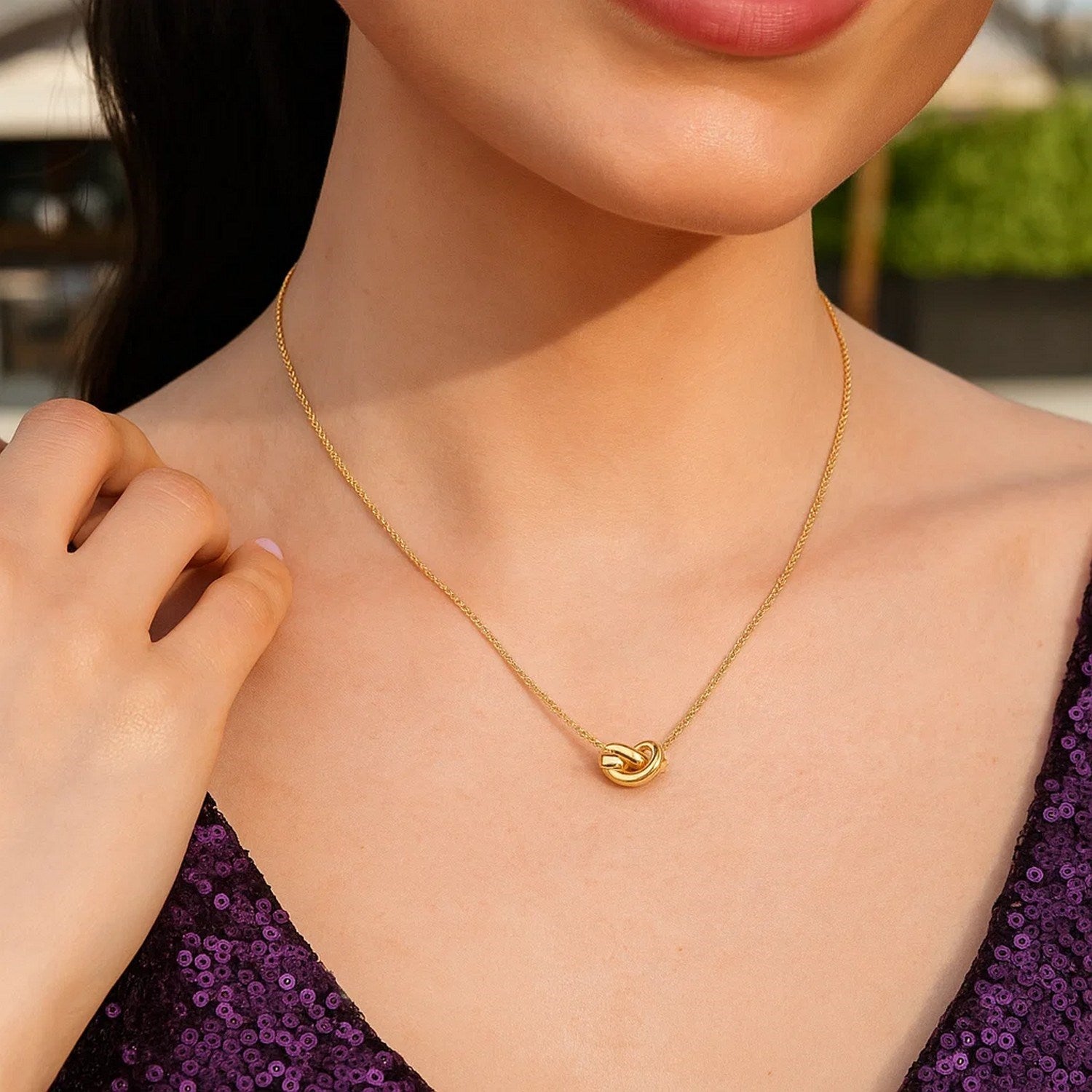 14k Yellow Gold Chain Necklace with Polished Knot